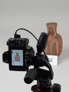 Digitalisierung von Objekten des Sammlungsbestandes der Staatliche Kunstsammlungen Dresden. Foto: Lilly Süss